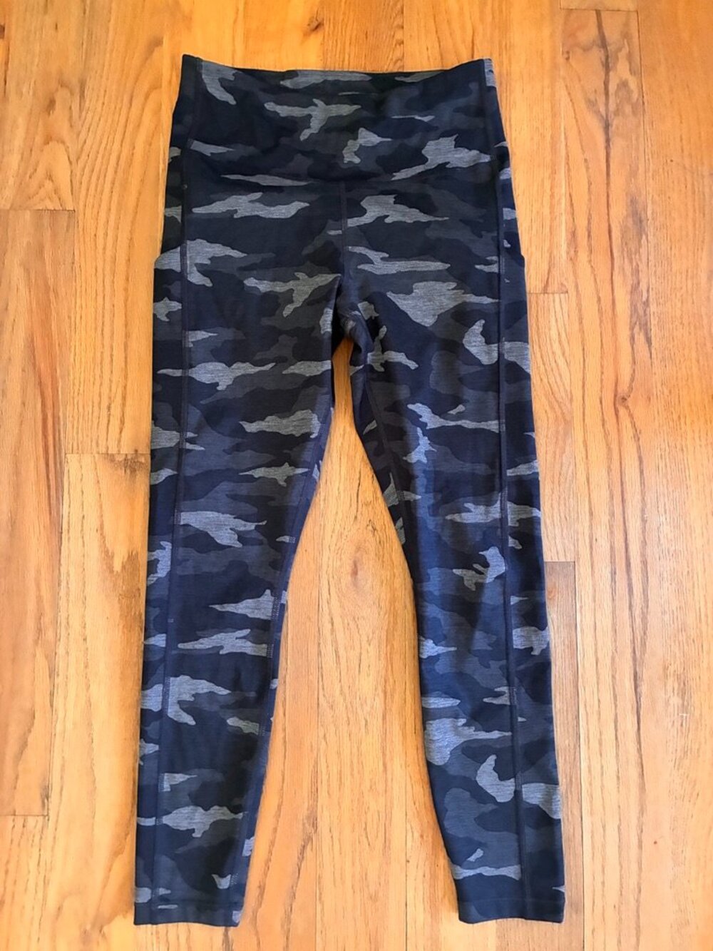 Athleta Ultimate Camo 7/8 Tight Women's Small Black Gray Leggings